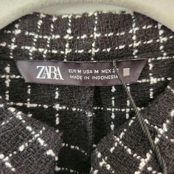NWT Zara black and white tweed long-sleeved crop top Size M - Picture 3 of 4